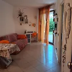 Serena - Con Giardino E Box A 10 Mt Dal Mare *