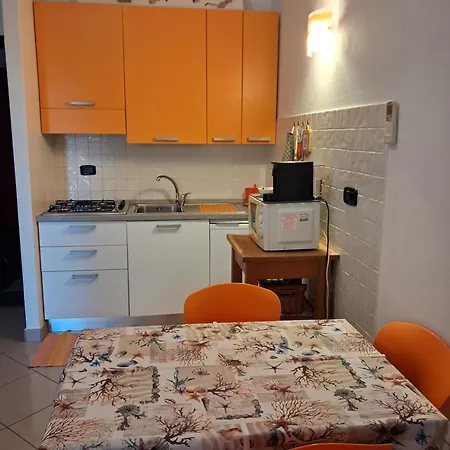Serena - Con Giardino E Box A 10 Mt Dal Mare アパート